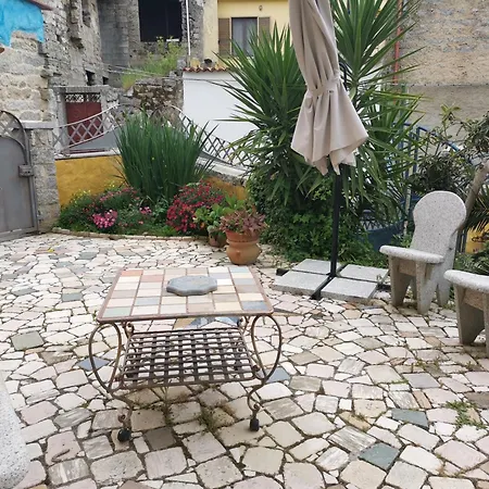 Konukevi La Taverna Del Gufo