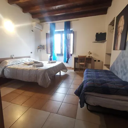 Konukevi La Taverna Del Gufo